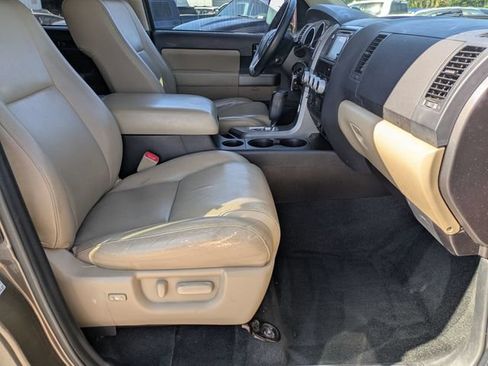 Used 2016 Toyota Sequoia SR5 RWD image 26