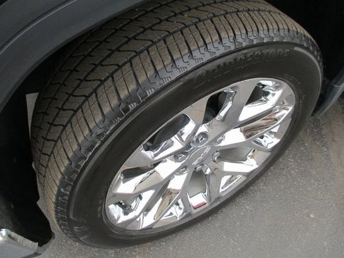 Certified 2022 GMC Sierra 1500 SLT w/ SLT Premium Package image 11