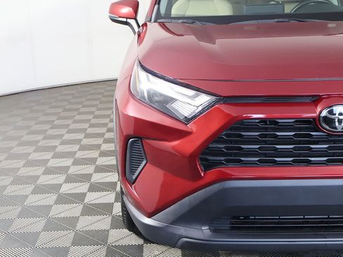 Used 2022 Toyota RAV4 XLE AWD/4WD image 11