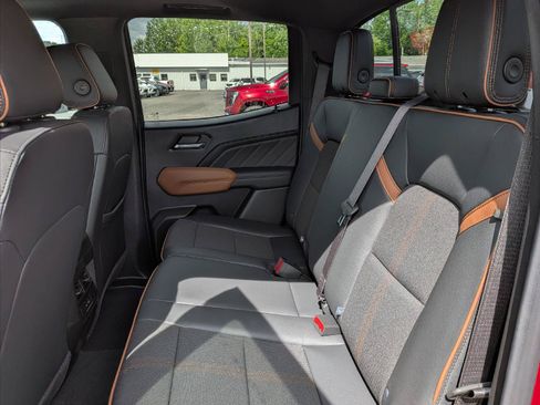 New 2026 GMC Canyon AT4 w/ Technology Plus Package AWD/4WD image 21