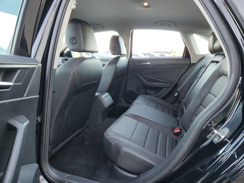 Certified 2024 Volkswagen Jetta SE image 12