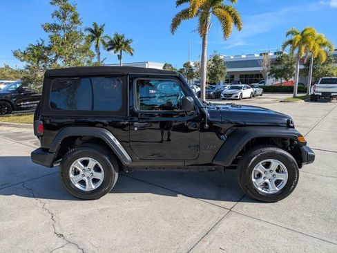 Used 2022 Jeep Wrangler Sport S image 3