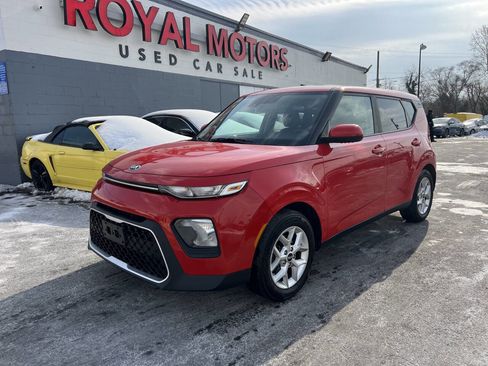Used 2020 Kia Soul S image 1