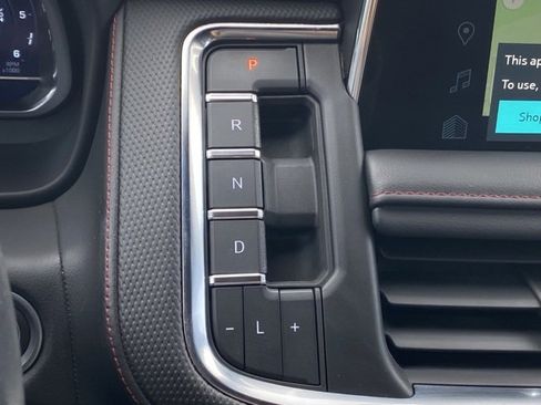 Used 2022 Chevrolet Suburban RST w/ Luxury Package image 19