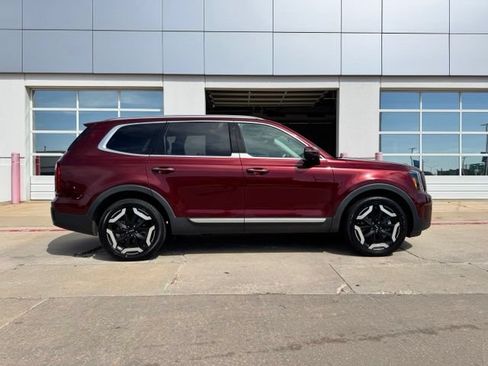 Used 2023 Kia Telluride S w/ S Sunroof Package FWD image 4