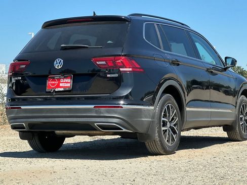 Used 2021 Volkswagen Tiguan SE w/ Panoramic Sunroof Package AWD/4WD image 3