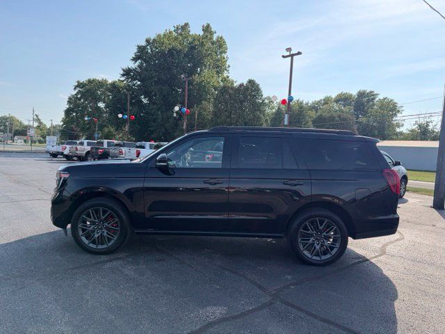 Used 2025 Ford Expedition Platinum w/ Stealth Performance Package AWD/4WD image 16