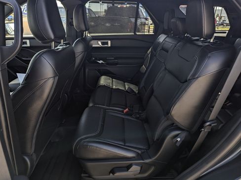 Used 2022 Ford Explorer ST w/ Equipment Group 401A RWD image 8