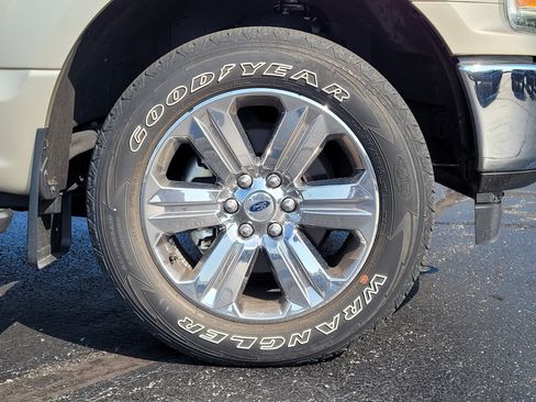 Used 2018 Ford F150 XLT w/ Equipment Group 302A Luxury AWD/4WD image 10