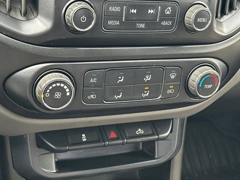 Used 2015 Chevrolet Colorado 2WD Extended Cab image 16