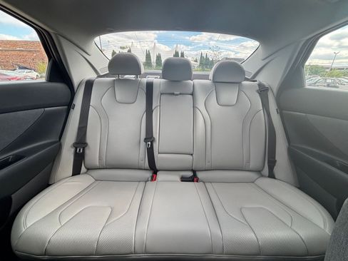 Used 2025 Hyundai Elantra Limited FWD image 37