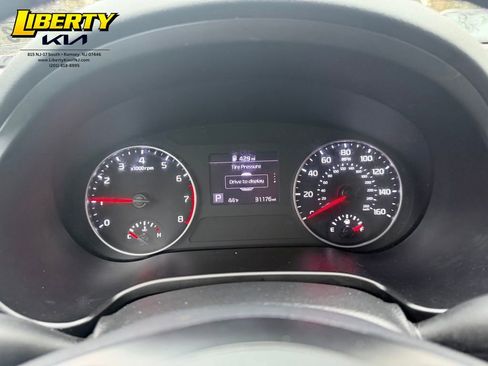 Used 2023 Kia Seltos LX image 14