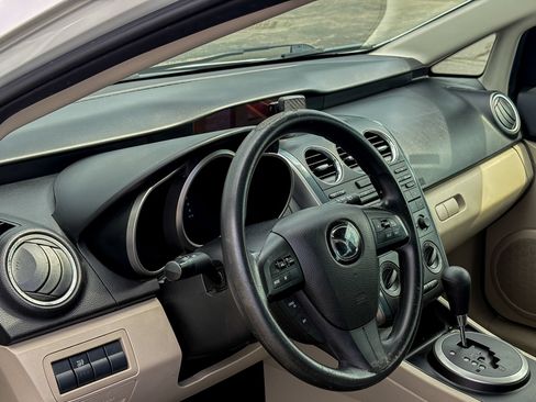 Used 2011 MAZDA CX-7 i SV FWD image 2