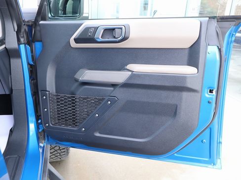 Used 2022 Ford Bronco Wildtrak image 32