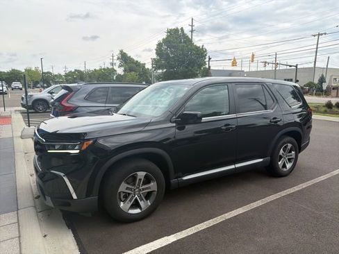 Used 2023 Honda Pilot EX-L image 3