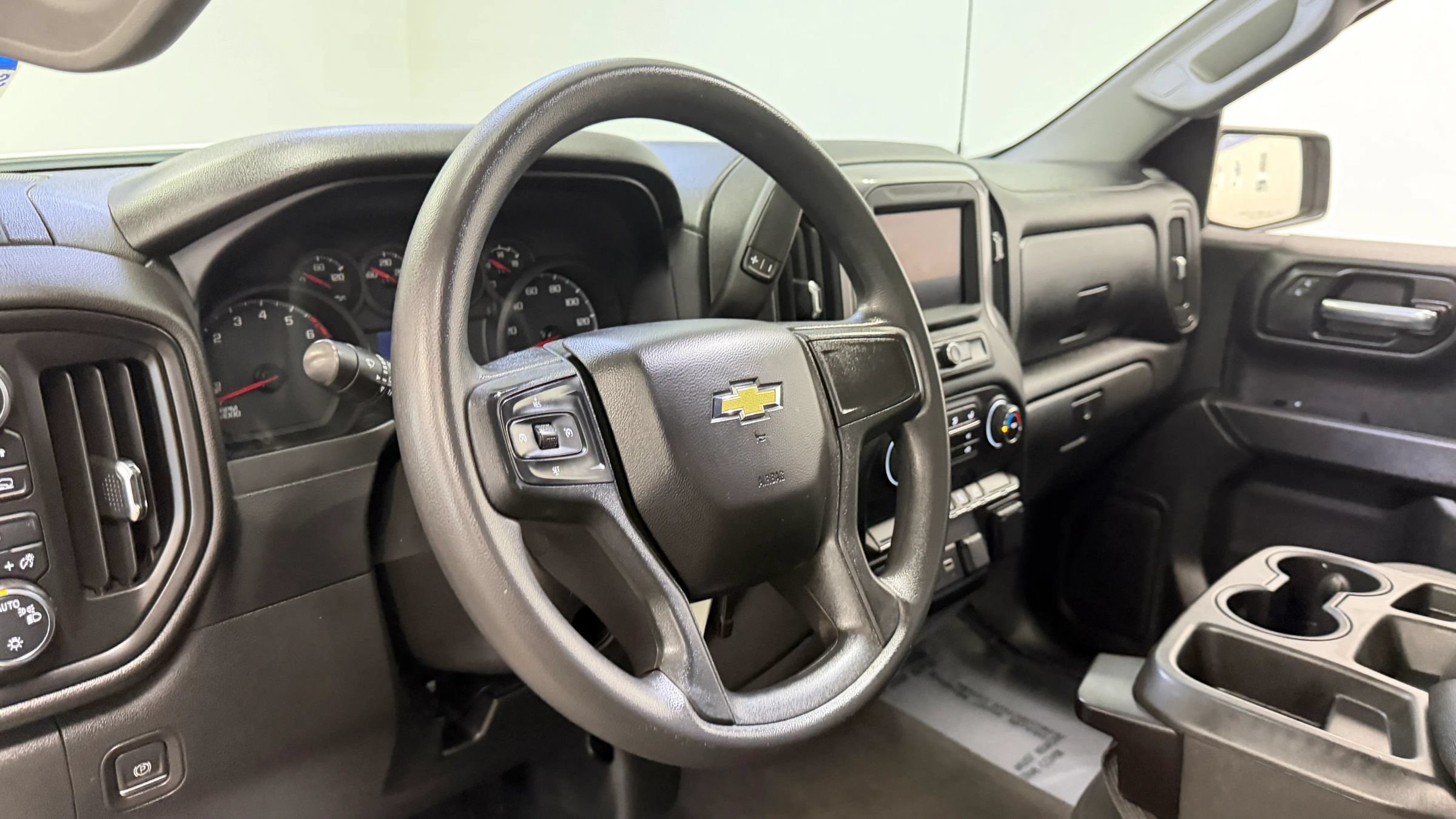 Used 2022 Chevrolet Silverado 1500 Custom AWD/4WD image 25