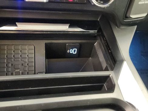 Used 2024 Ford F250 Lariat w/ Black Appearance Package image 17