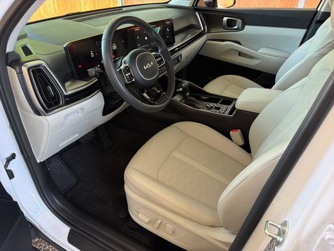Used 2024 Kia Sorento S w/ Panoramic Sunroof Package AWD/4WD image 2