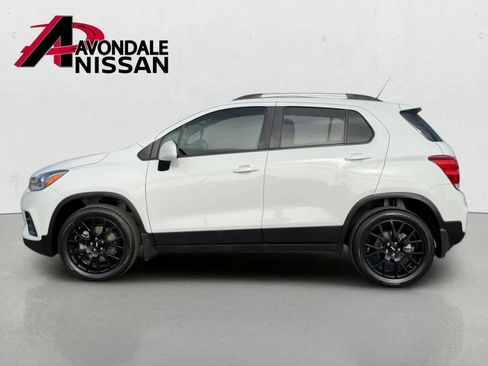 Used 2021 Chevrolet Trax LT w/ Driver Confidence Package AWD/4WD image 2
