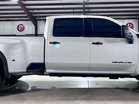 Used 2023 GMC Sierra 3500 Denali AWD/4WD image 2