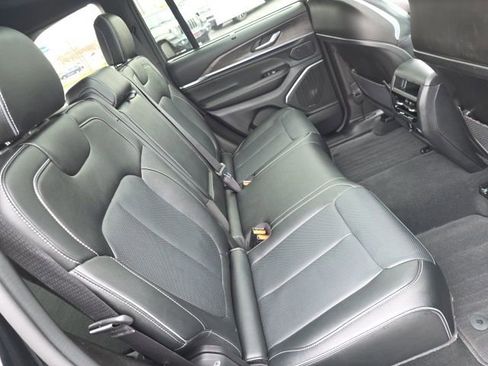 Used 2024 Jeep Grand Cherokee Overland w/ Adv Protech Group III AWD/4WD image 52