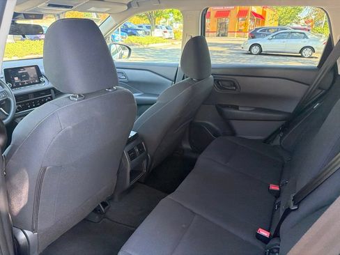 Used 2025 Nissan Rogue S AWD/4WD image 17