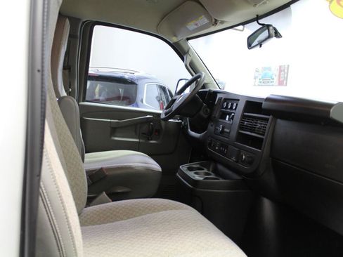 Used 2022 Chevrolet Express 3500 Extended w/ Driver Convenience Package RWD image 20