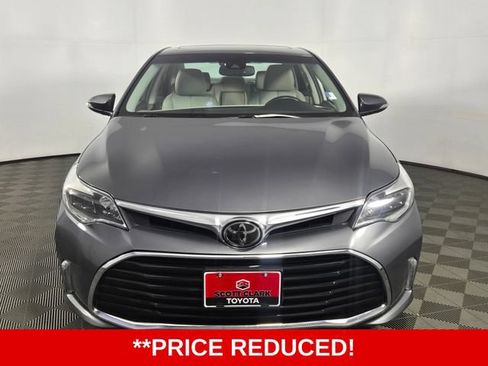 Used 2017 Toyota Avalon Limited w/ All Weather Liner Package FWD image 2