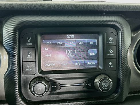 Used 2018 Jeep Wrangler Unlimited Sport AWD/4WD image 19