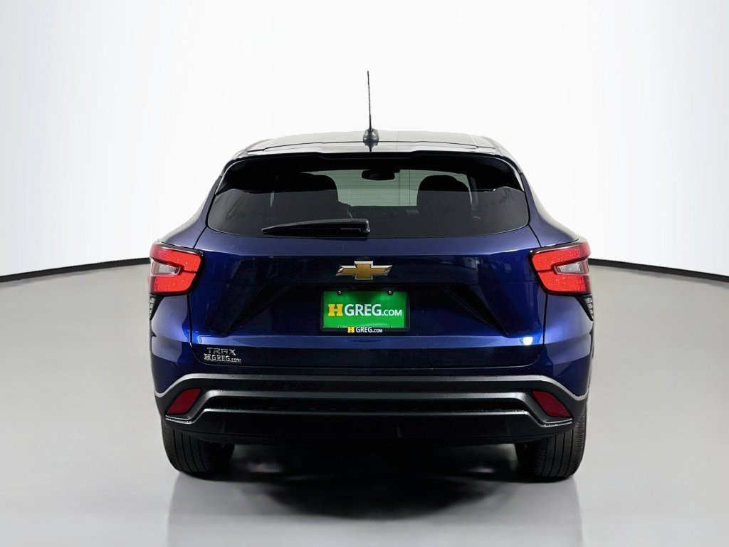 Used 2024 Chevrolet Trax LS w/ Driver Confidence Package FWD image 8