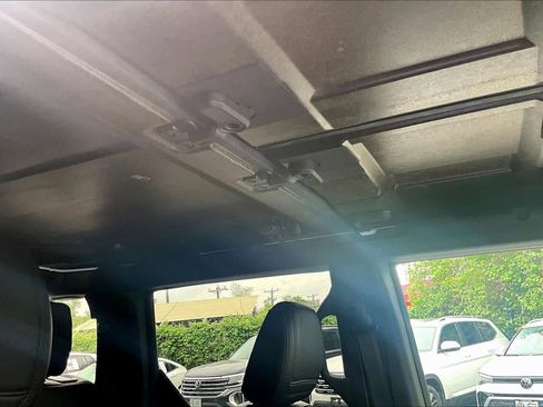 Used 2023 Ford Bronco Badlands image 14