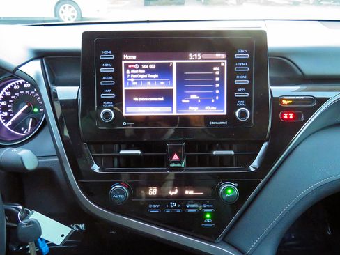 Used 2021 Toyota Camry SE image 27