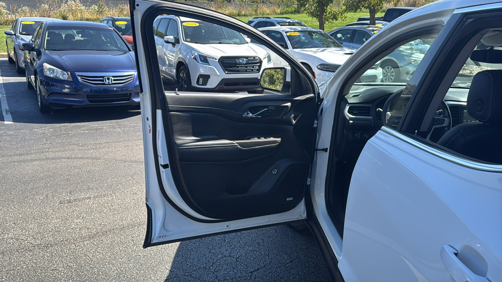 Used 2019 GMC Acadia SLT AWD/4WD image 14
