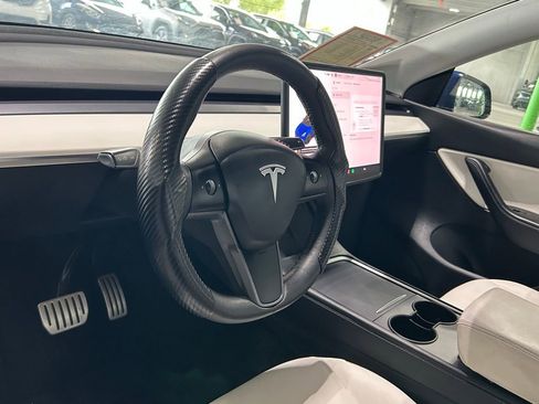 Used 2021 Tesla Model Y Performance image 38