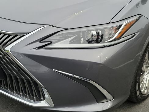 Used 2020 Lexus ES 350 w/ Accessory Package 2 FWD image 13