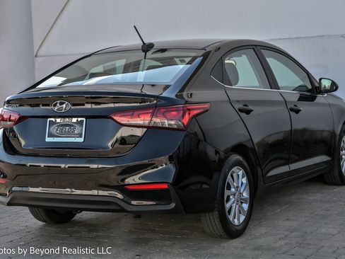 Used 2022 Hyundai Accent SEL image 12