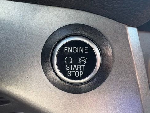 Used 2019 Ford Escape SE image 22