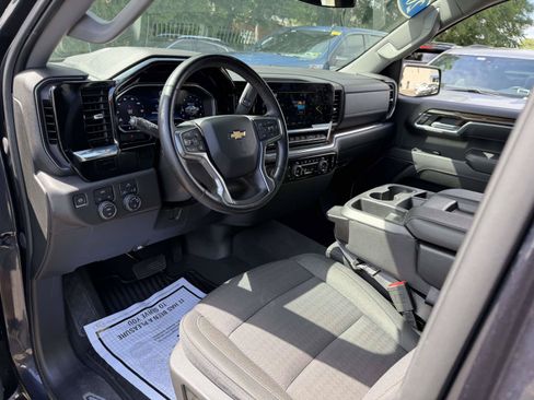 Used 2023 Chevrolet Silverado 1500 LT AWD/4WD image 10