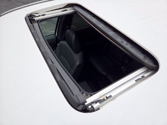 Used 2024 Honda Passport EX-L image 3