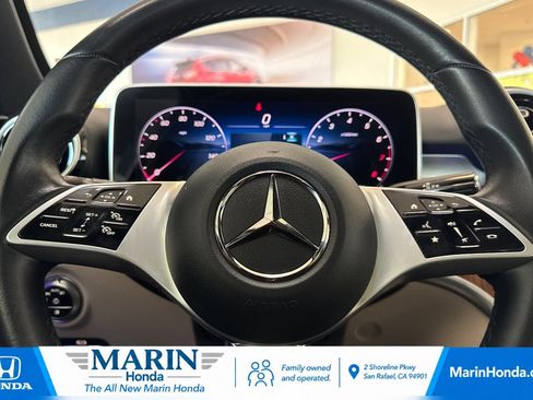 Used 2025 Mercedes-Benz C 300 Sedan image 25