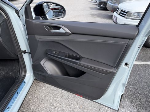 New 2026 Volkswagen Taos SE image 20