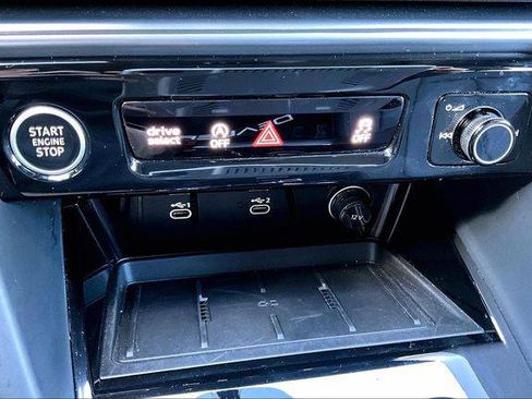 Certified 2025 Audi Q5 Premium w/ Convenience Package image 23