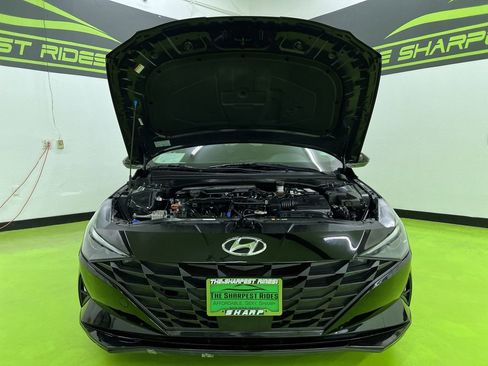 Used 2021 Hyundai Elantra SEL w/ Convenience Package FWD image 4