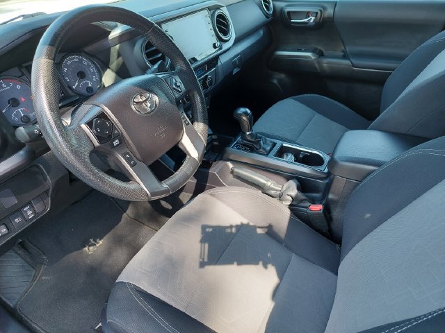 Used 2021 Toyota Tacoma TRD Off-Road w/ Technology Package AWD/4WD image 6