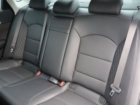 Used 2019 Kia Cadenza Limited FWD image 7