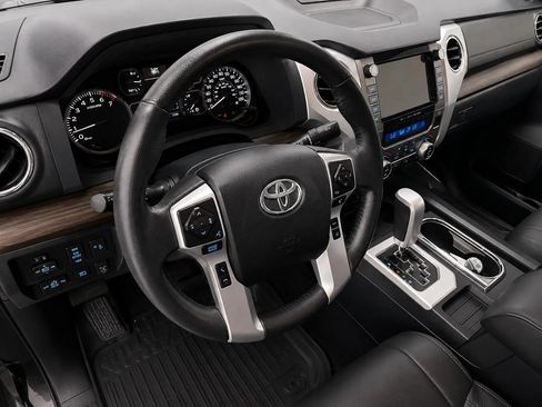 Used 2021 Toyota Tundra Limited w/ Limited Premium Package AWD/4WD image 10