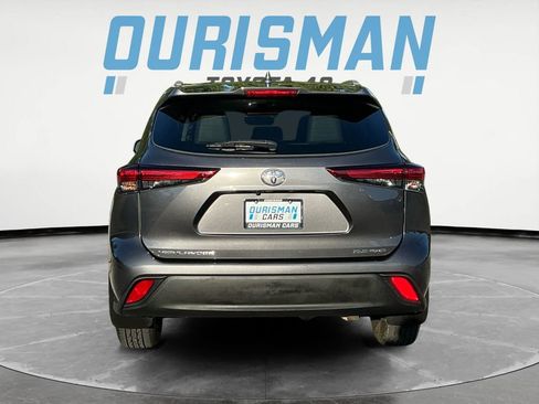Used 2022 Toyota Highlander XLE AWD/4WD image 6