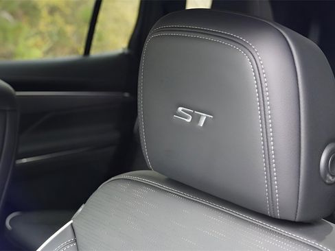 New 2026 Buick Enclave Sport Touring w/ Power Package image 11