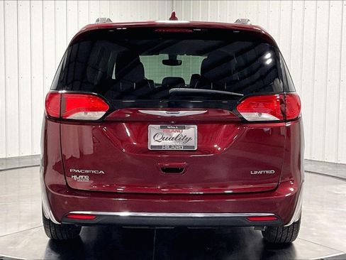 Used 2018 Chrysler Pacifica Limited FWD image 4