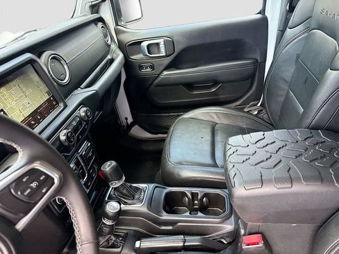 Used 2023 Jeep Wrangler Unlimited Sahara AWD/4WD image 26